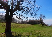 26 Cascina nella radura prativa 